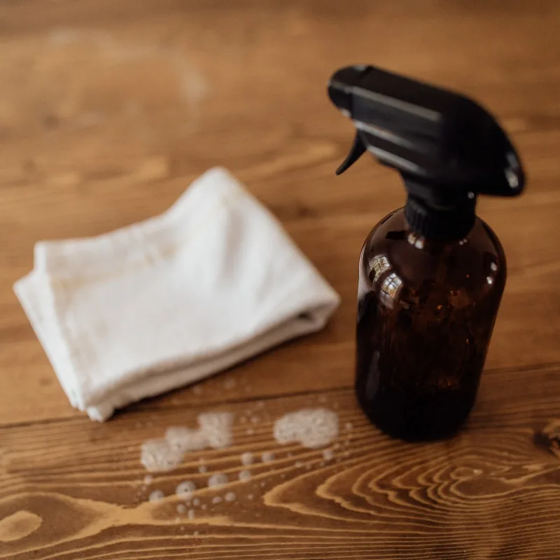 Comment nettoyer un sac en cuir sans l’abîmer : le Guide Complet
